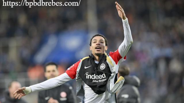 Ekitike Bersinar di Frankfurt